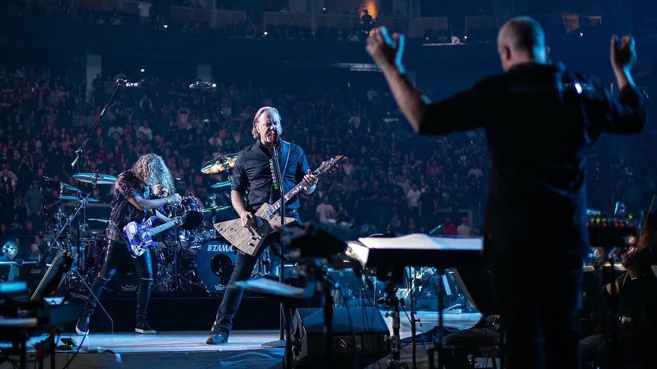 Metallica show s&m tribute. Концерт металлика с симфоническим оркестром. Металика с симфоническим оркестром. Трибьют металлика шоу с симфоническим оркестром. Симфония и металлика.