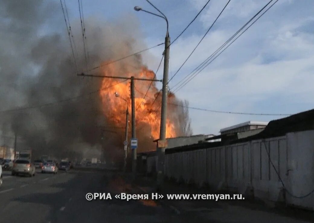 Что взорвалось в нижнем новгороде сегодня. Пожар на ул. кузбасская в нижнем новгороде. пожар в нижнем новгороде вчера кузбасская. пожар на кузбасском рынке. в харцызске горит рынок.