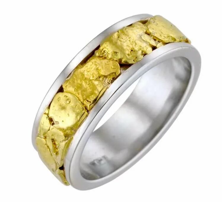 Самоцветы обручальное. Кольцо с самородком золота Магадан. Обручальные кольца с самородками. Кольцо из самородков. Золотое кольцо с самородком.