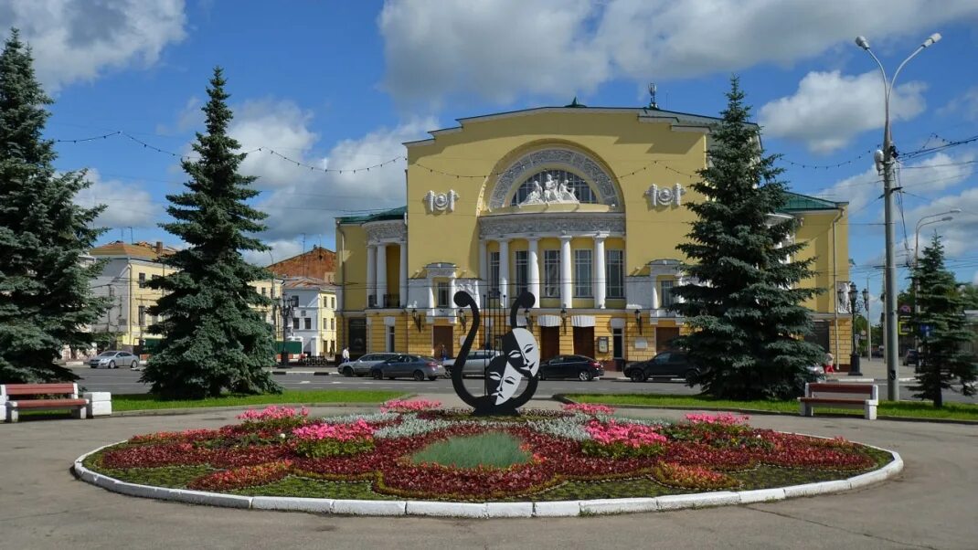 Площадь волкова ярославль фото К звёздам!