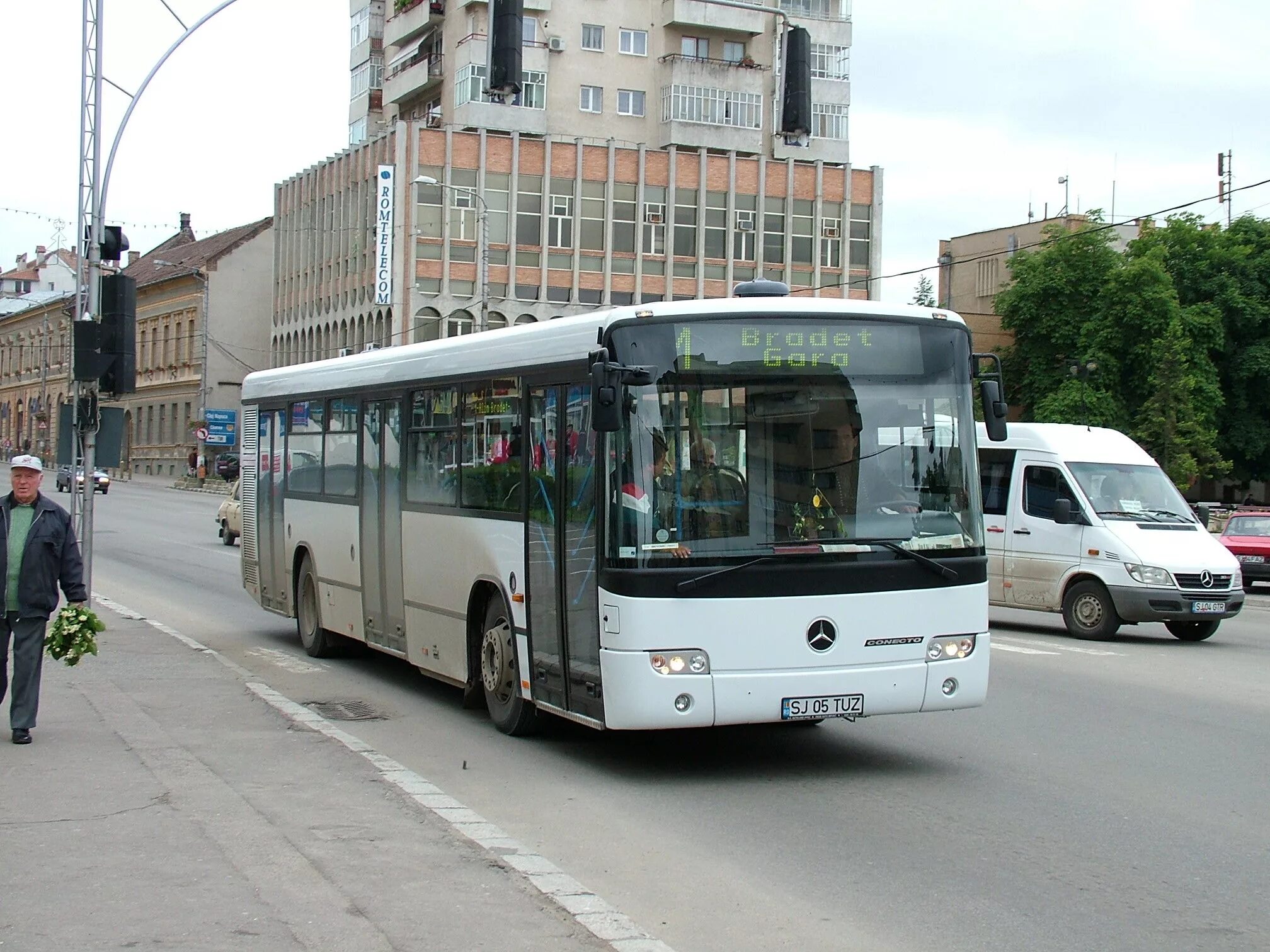 Маз 103 спереди. Старые китайские автобусы. Паз 4230. Mercedes benz o403. Автобус мерседес бенц 0403.