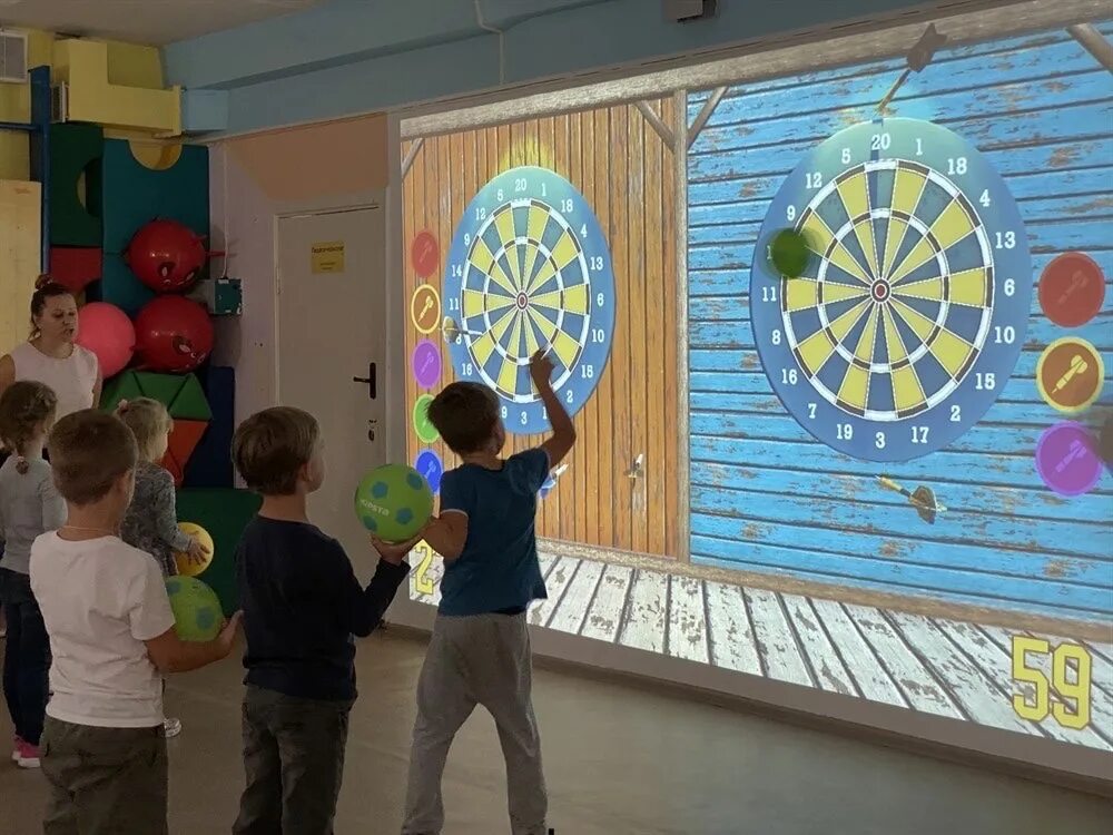 Интерактивная стена кидалки. Интерактивная стена кидалки комплект с проектором. Интерактивная стена для детей. Интерактивные стены в детском саду.