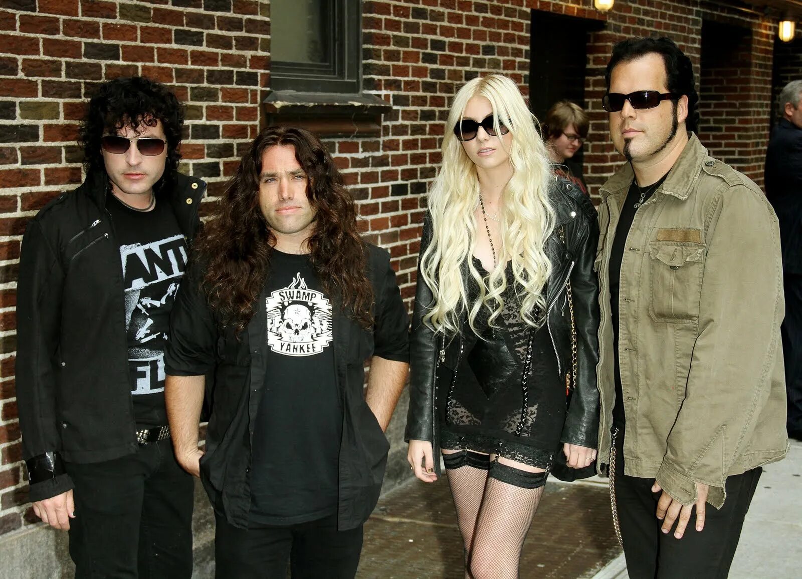 Группа the pretty Reckless. Группа Претти реклесс. Тейлор Момсен. Бен Филлипс the pretty Reckless. Тейлор группа