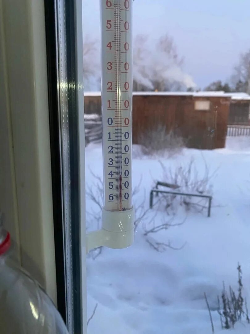С какого дня считать морозы 40. Мороз градусник -30. Термометр -40. Мороз минус 40. Мороз 40 градусов на термометре.