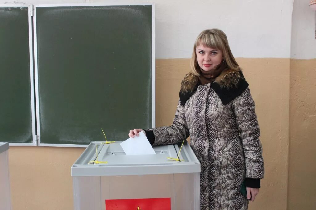 Вакансии в вытегре центр занятости работа. Девушки вытегорского района. красное знамя вытегра. центр занятости вытегра. избирательный участок вытегра.