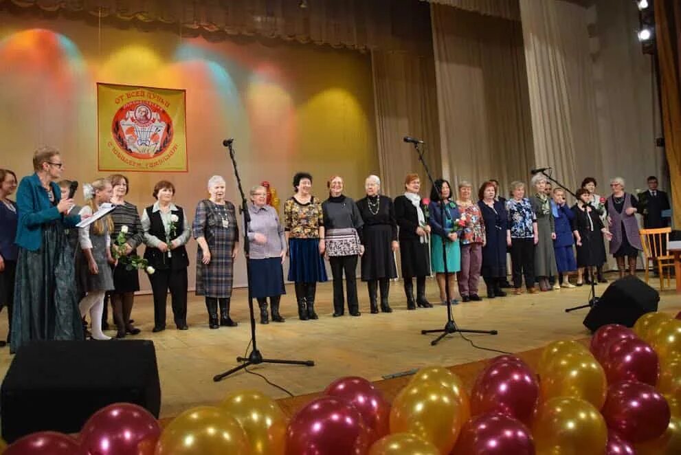 Сайт ломоносовской гимназии петрозаводска. Ломоносовская гимназия Петрозаводск учителя. 38 Школа Петрозаводск. 37 Гимназия Петрозаводск. Ломоносовская гимназия 37 Петрозаводск.