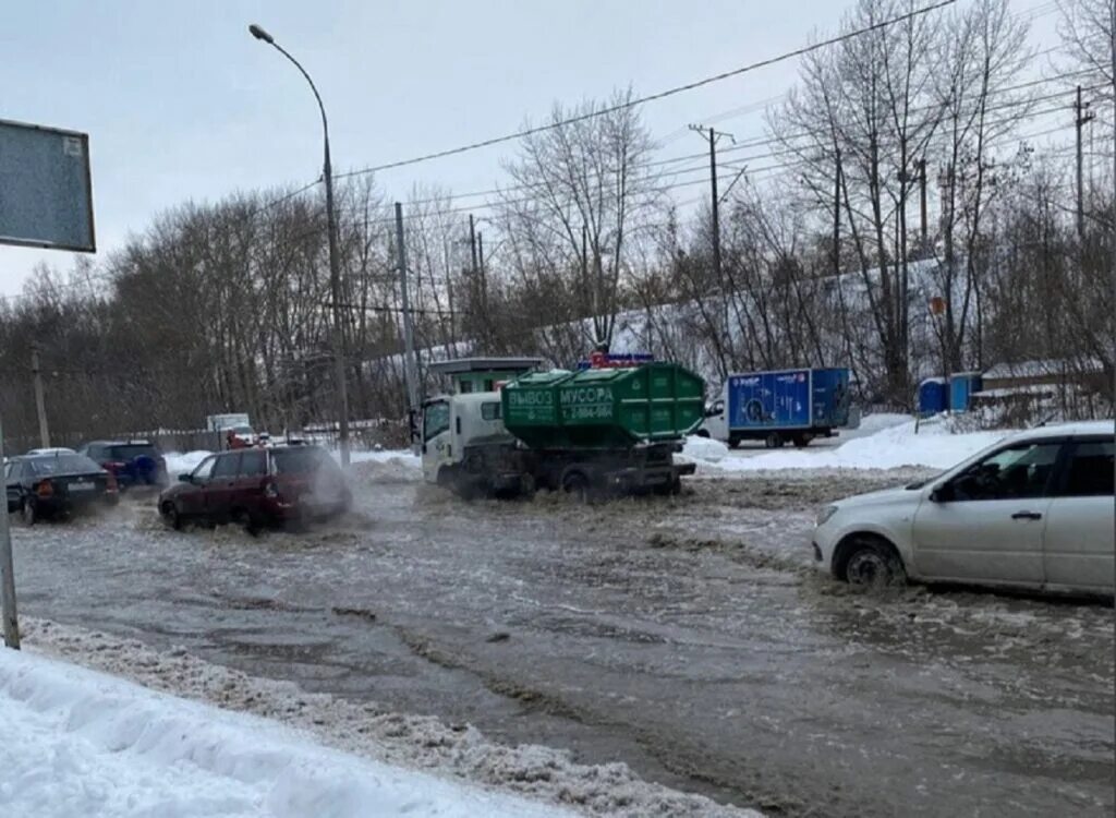 Пермь потоп. Потоп в перми. затопило центр перми. потоп в перми сегодня. наводнение в перми ул советская 2019.