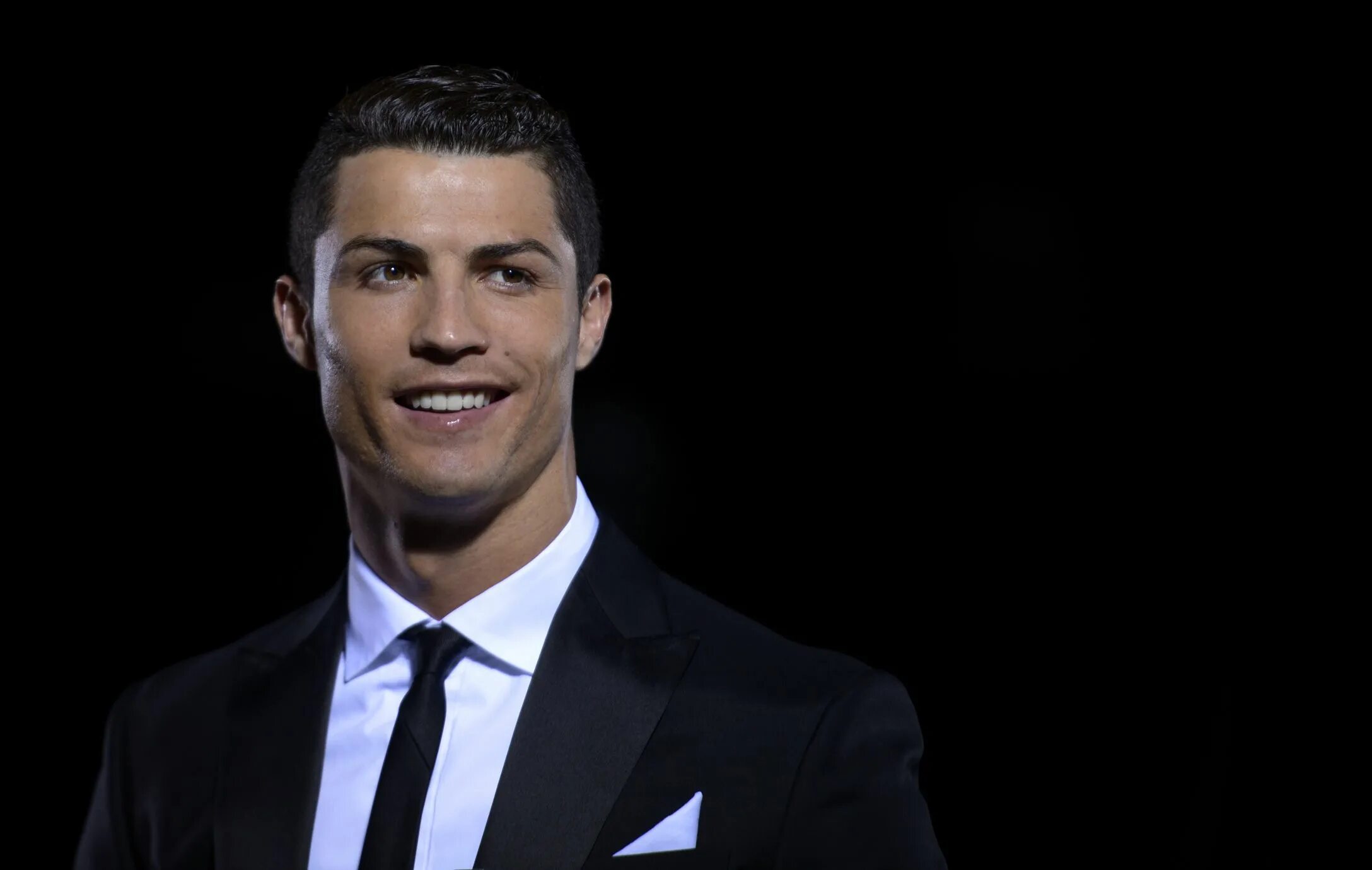 Кристиано Роналдо. Cristiano Ronaldo 2023. Cr7 Cristiano Ronaldo. Кристиано Роналдо 2022 в черном костюме.