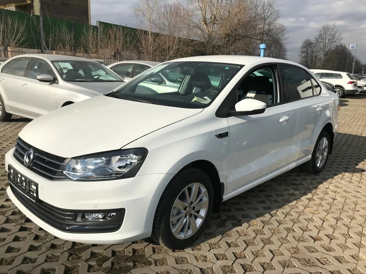 Фольксваген поло 2019 купить. Фольксваген поло седан 2019 белый. Volkswagen Polo 2019 белый. Белый Фольксваген поло седан 2019 год. Volkswagen Polo 2019 седан.