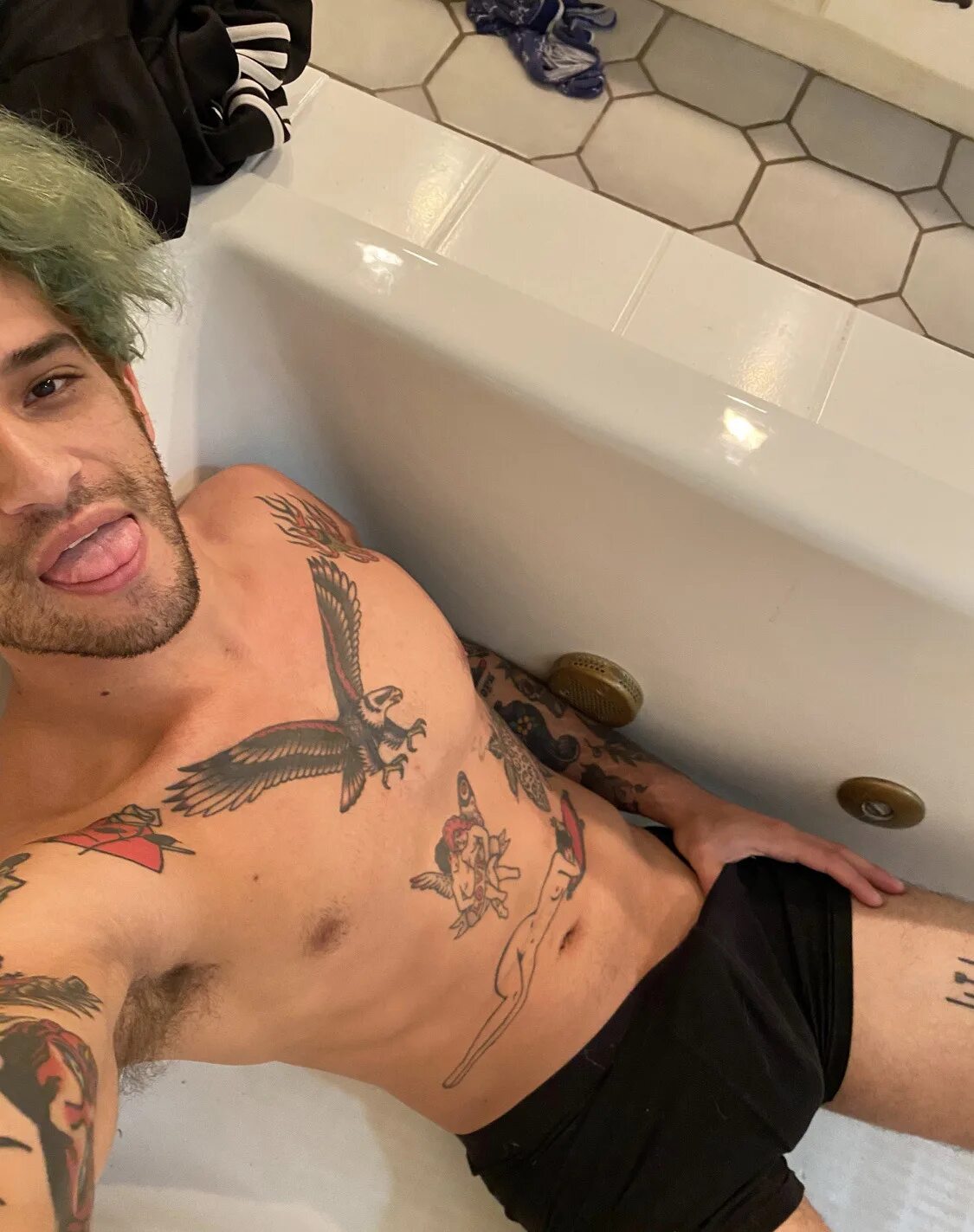 Задание от тайлера дердена. Причины восстания уота тайлера. Домашка от тайлера что это значит. Предупреждение тайлера дердена. Дисклеймер бойцовский клуб.