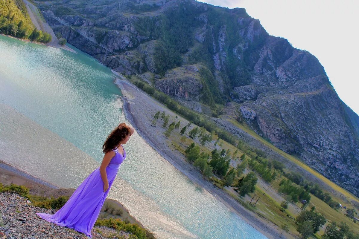 красивые девушки алтая. светлана казина художник путешественница. женщина в горах. зарина догузова на алтае. фотосессия в горах.