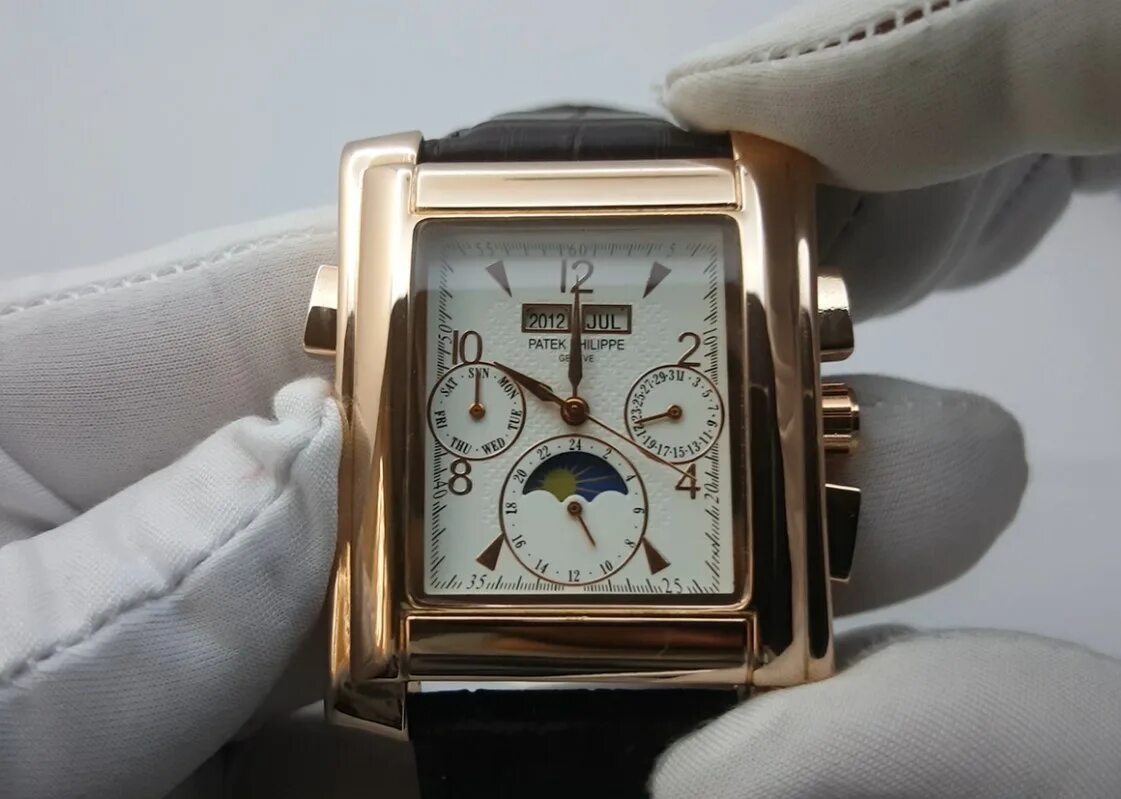 Часы наручные patek. Patek Philippe. Часы Patek Philippe Gondolo. Patek Philippe квадратные. Швейцарские часы Патек Филип.