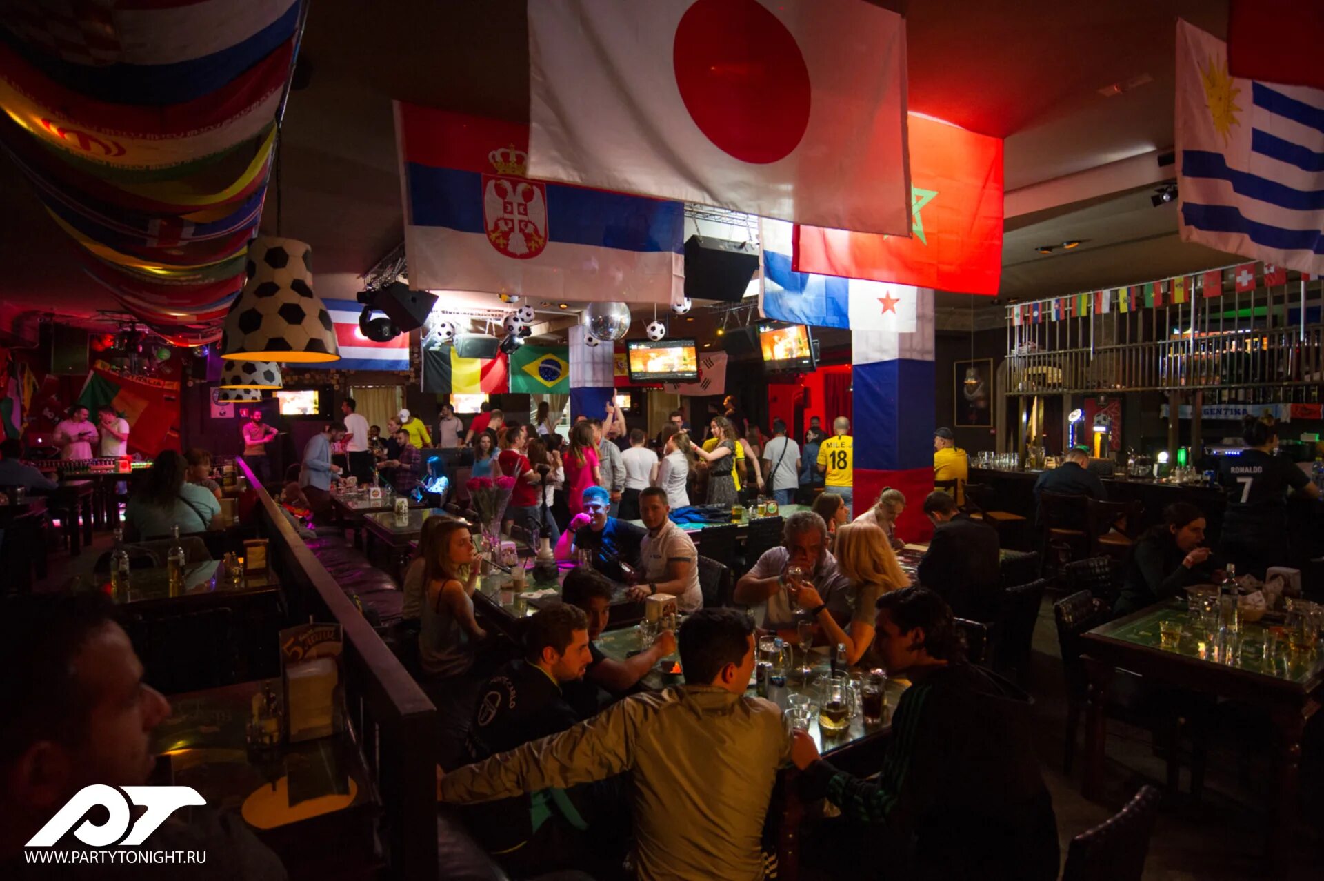 Бар красные ворота. Шанти красные ворота. 2. Энджелс клуб москва. Мясницкая улица москва 41с3 кафе guru.