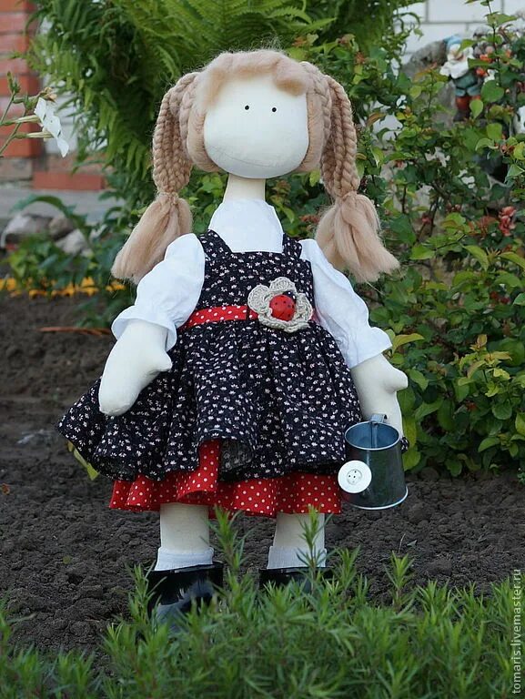 Чучело на огород. Красивые чучела для сада. Садовая кукла. Поделка чучело огородное. Садовая кукла.