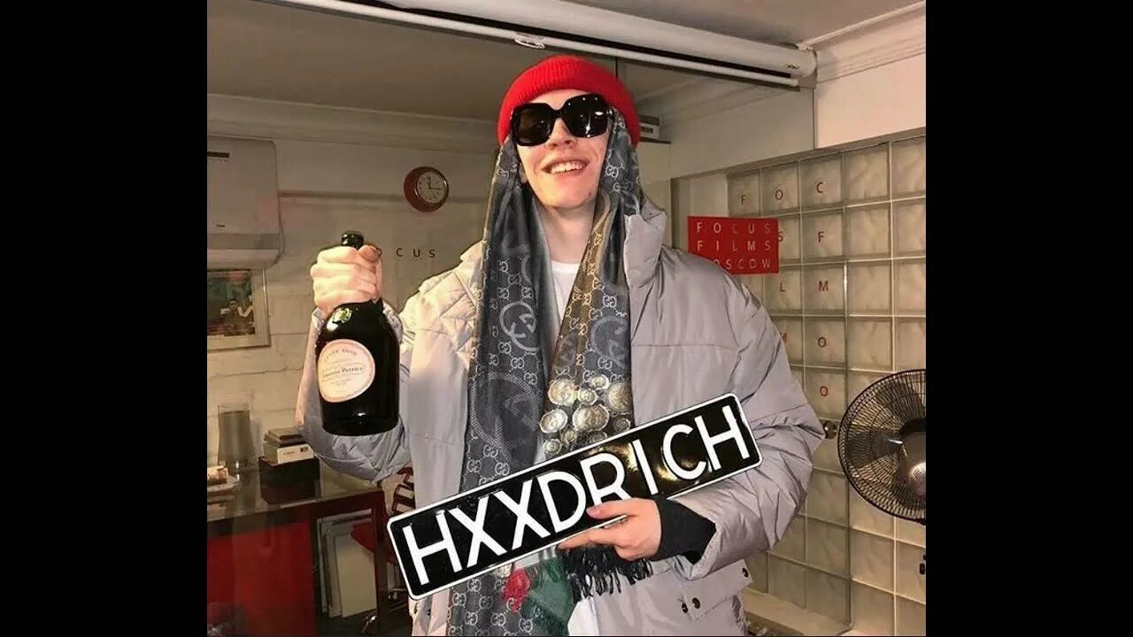 Обложки треков биг бейби тейпа. Big baby tape yanix. Биг бейби тейп обложка. Бин бэби теп. Нас не догонят биг бейби.
