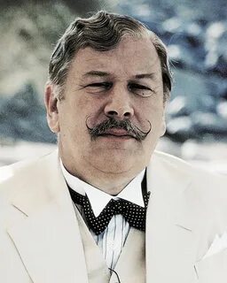 Актер в роли пуаро 4