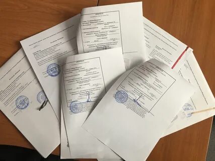 Человек заверяющий документы