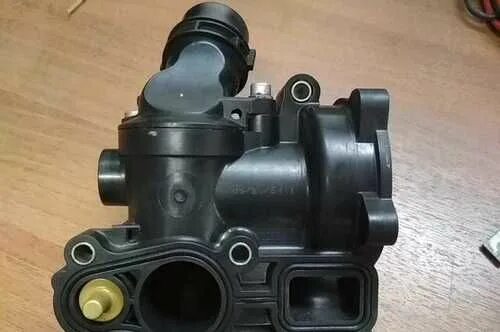 Корпус помпы 1. Помпа пассат 1. Помпа пассат 1. Корпус помпы пассат б6. 8.