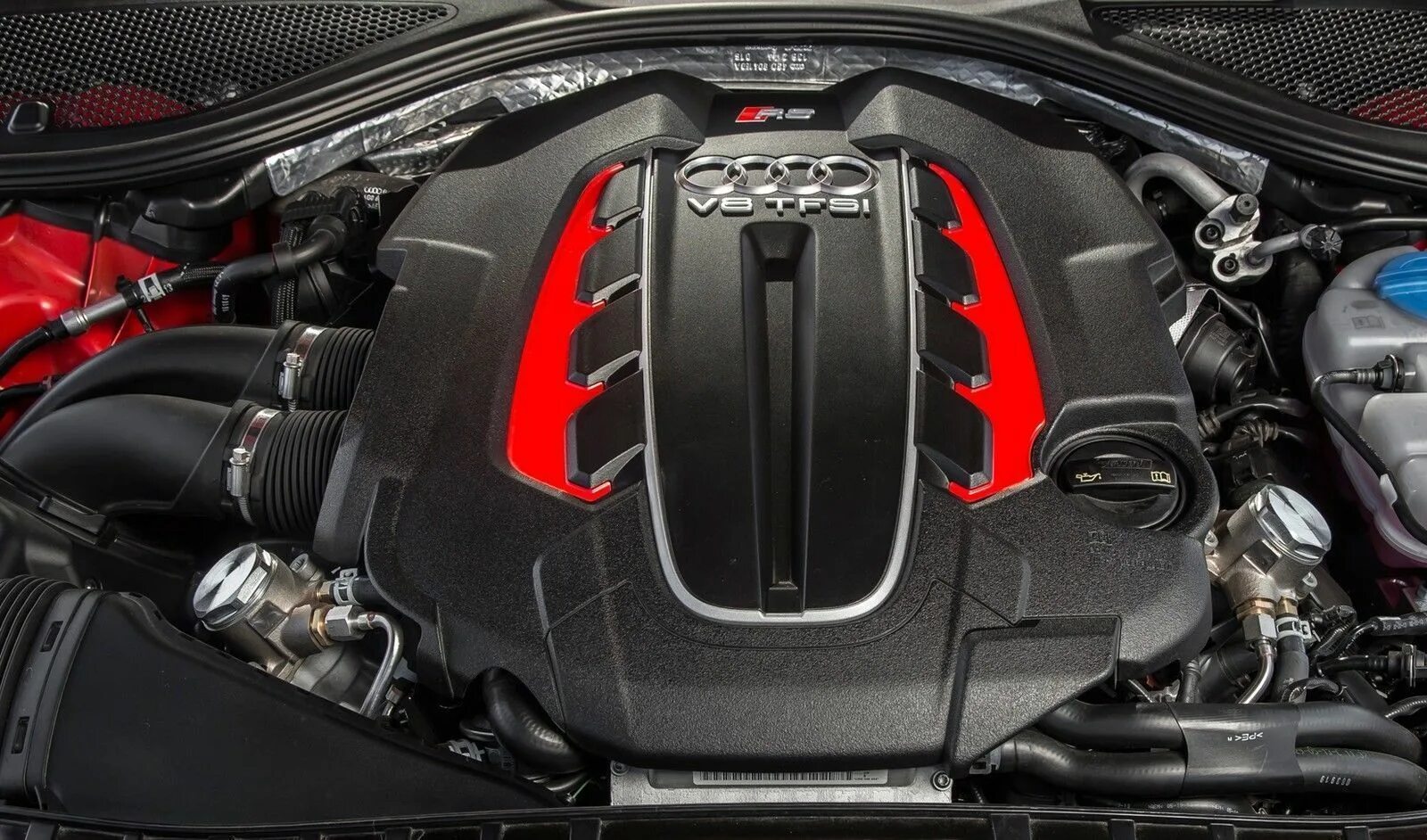 Ауди двиг. Audi rs5 v8 engine. Audi rs6 v8 engine. Audi rs5 v8. Audi rs6 двигатель v8.