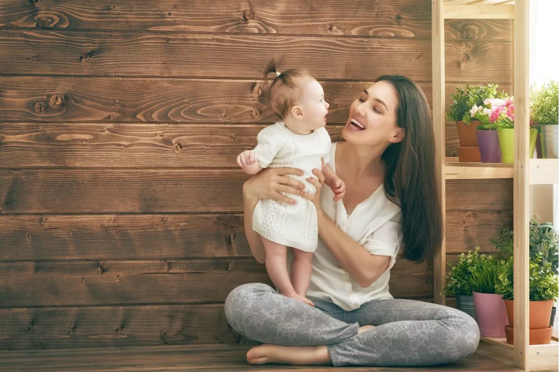 Mama. Мать с ребенком. Счастливая мама с ребенком. Фотосессия мама и малыш. Мамочка с малышом.