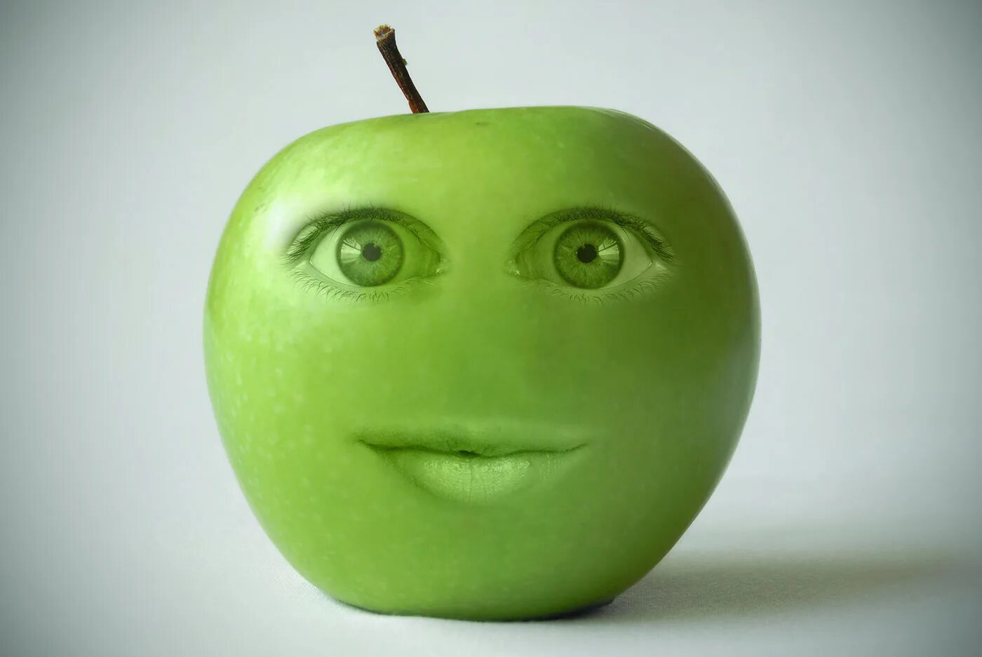 Face id логотип. Яблочная маска для лица. Омолаживающая маска из фруктов. Face id iphone 11. Apple face.