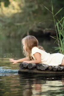 Играть девочка вода