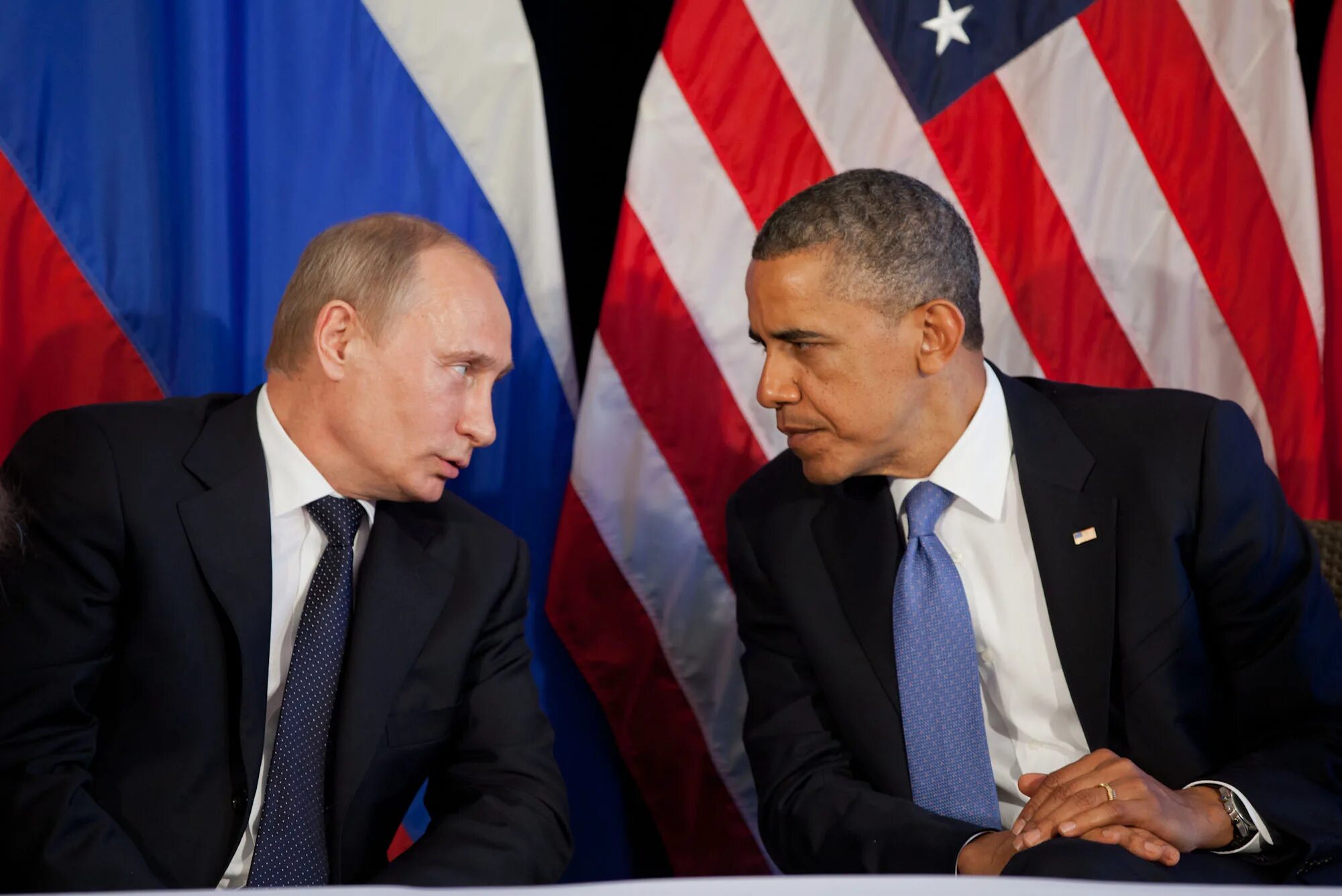 Конфликт в политике. Политический конфликт в России. Обама в России.
