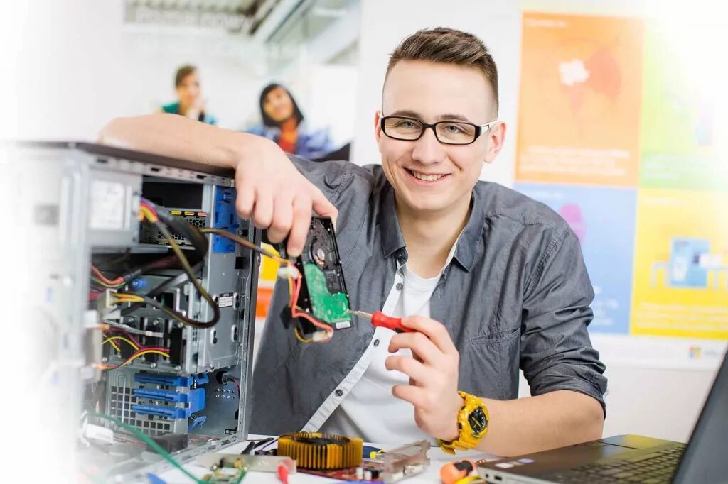 Системный администратор. Поляков игорь андреевич сисадмин. Системный администратор. Системный. Компьютерный мастер зеленоград.