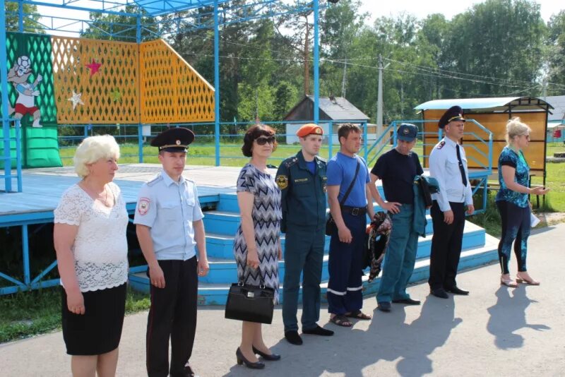 Подслушано тавда в контакте. Лагерь Родничок Тавда. Сотрудники МВД Тавда Свердловская область. Сотрудники полиции Тавда. Тавдинский лагерь Свердловская область.