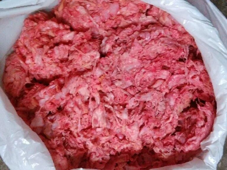 Говяжий жир в фарш можно ли добавлять. Мясокостный фарш для кур.