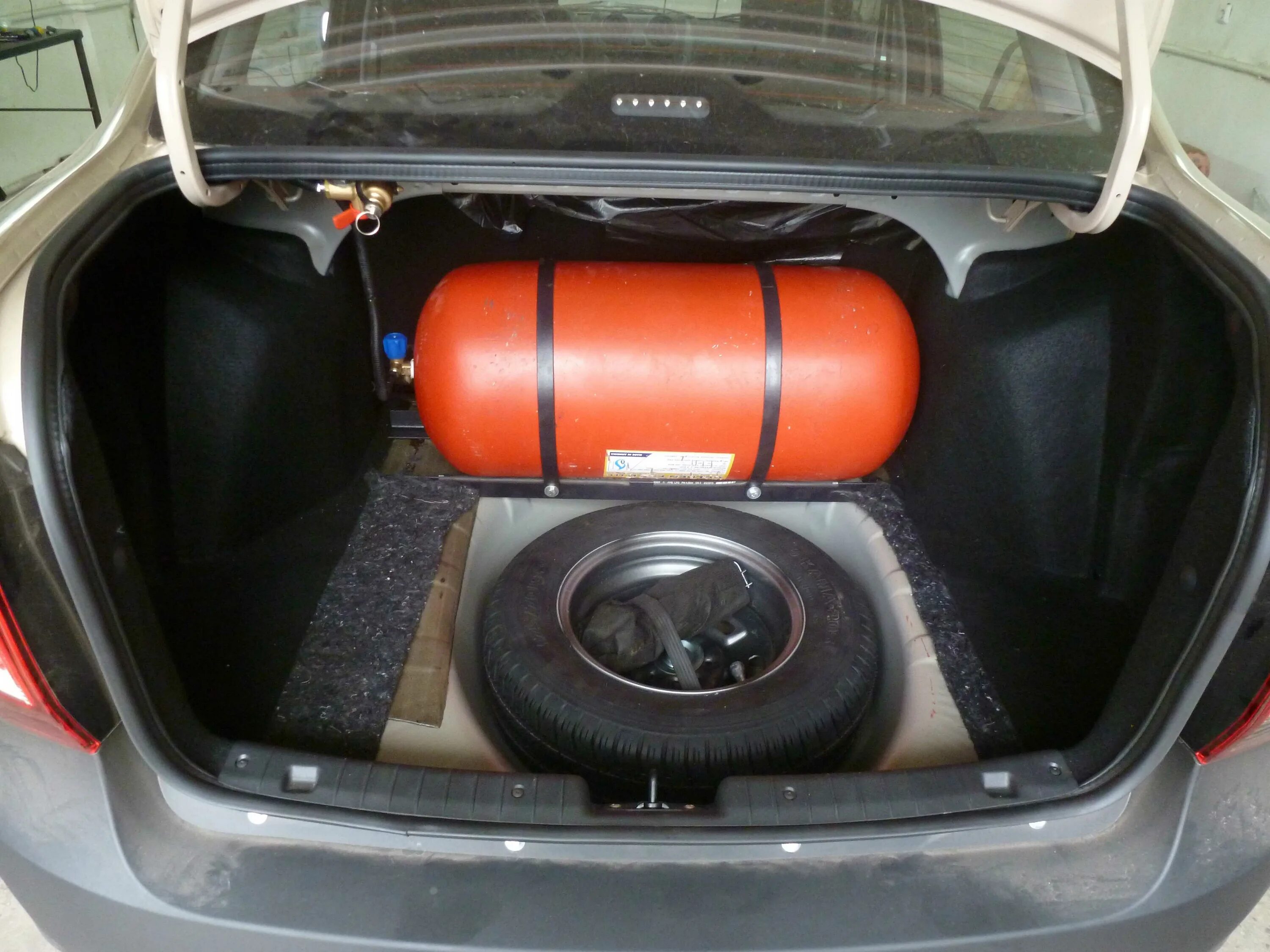 Гбо нексия 100. Газ на авто пропан метан. Недорогая газовая установка. Газ 4 поколения баллон в баллон гбо. Toyota rav4 гбо.