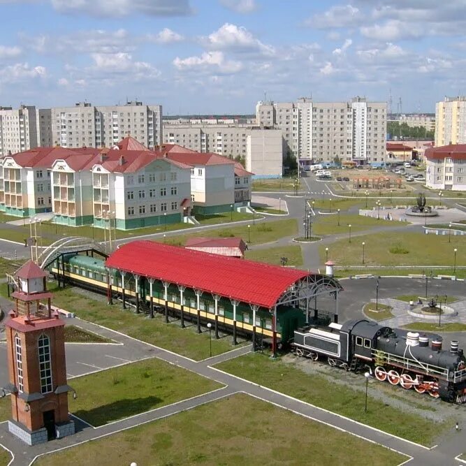 Лангепас область какая. Сквер ретро лангепас. город лангепас ханты-мансийский автономный округ. лангепас площадь города. лангепас центр города.