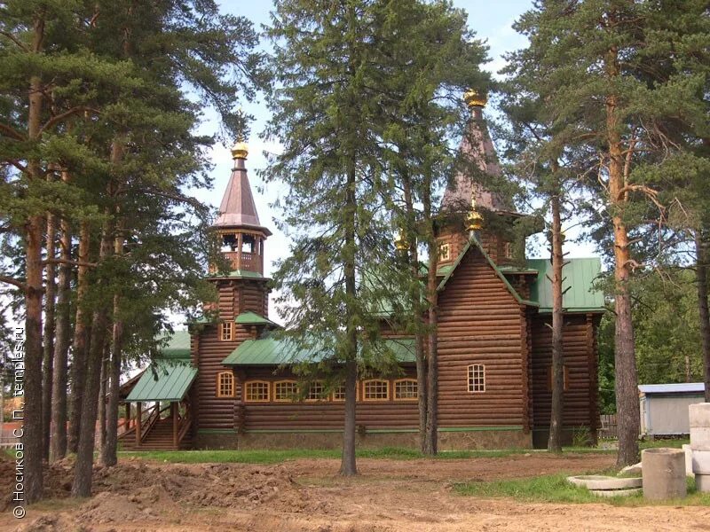 Поселок снегири подмосковье памятник. Поселок Снегири Истринский район. Московская область Снегири Церковь.