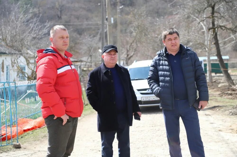 Погода счастливое бахчисарайский. Село счастливое Бахчисарайский район. Энвер Аблаев Бахчисарай.