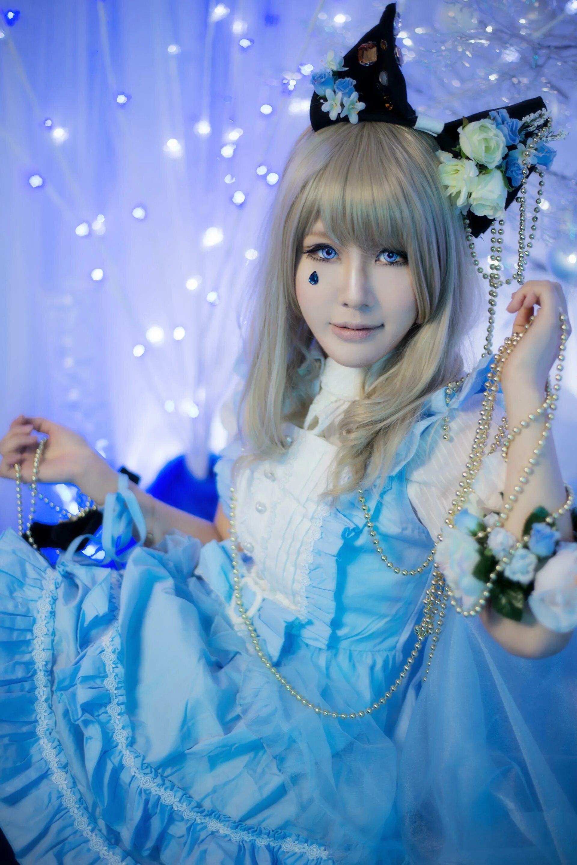 Алиса можно покрасивее. Алиса Япония. Алиса на японском. Алиса прекрасная. Девочка Алиса в Японии.