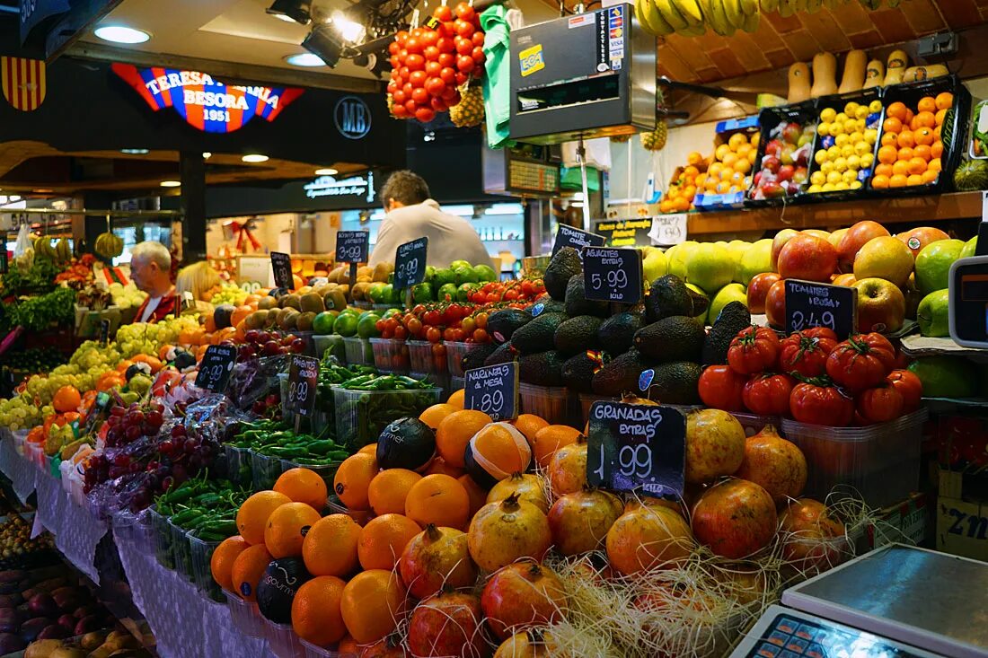 Ассортимент овощей. Продукты на рынке. Рынок в Ереване продуктовый. Рынок в Ереване овощи фрукты.