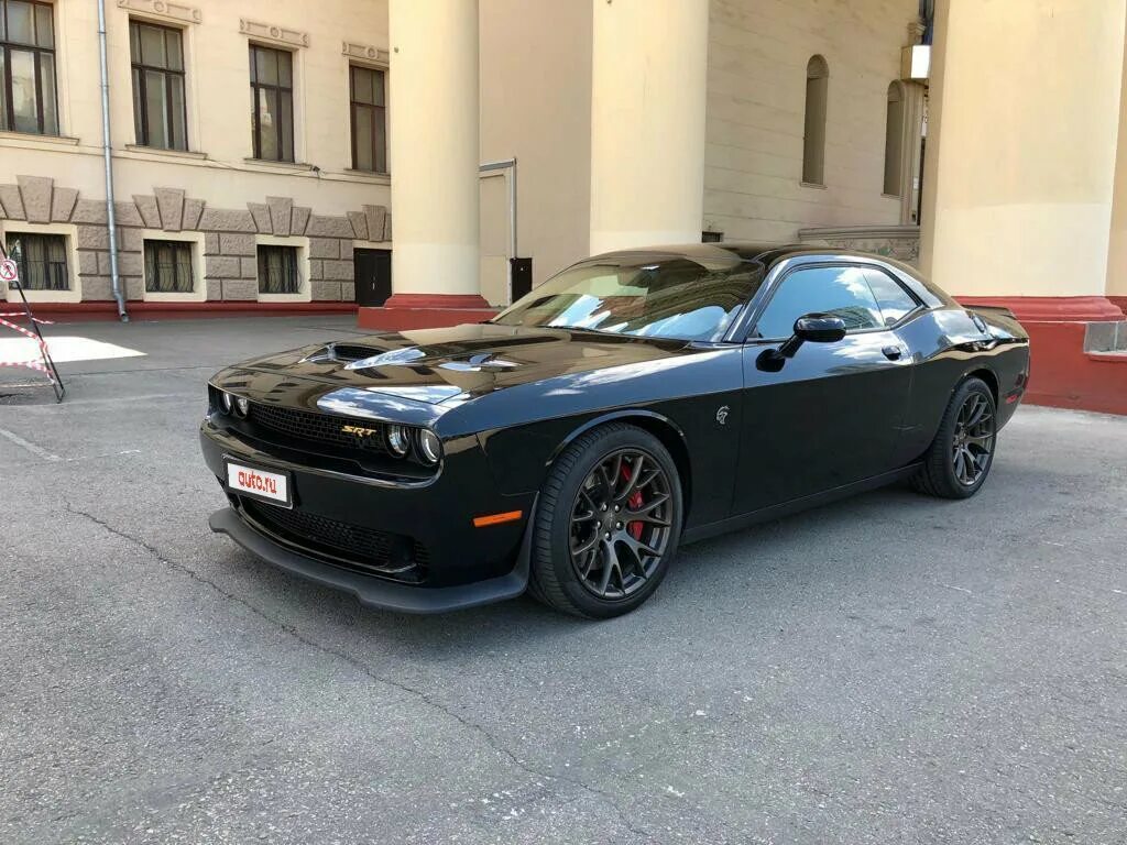 Dodge challenger спб. Додж челленджер 1992. Дочь челленджер 2020 года. Дочь челленджер 2020. Dodge challenger спб.