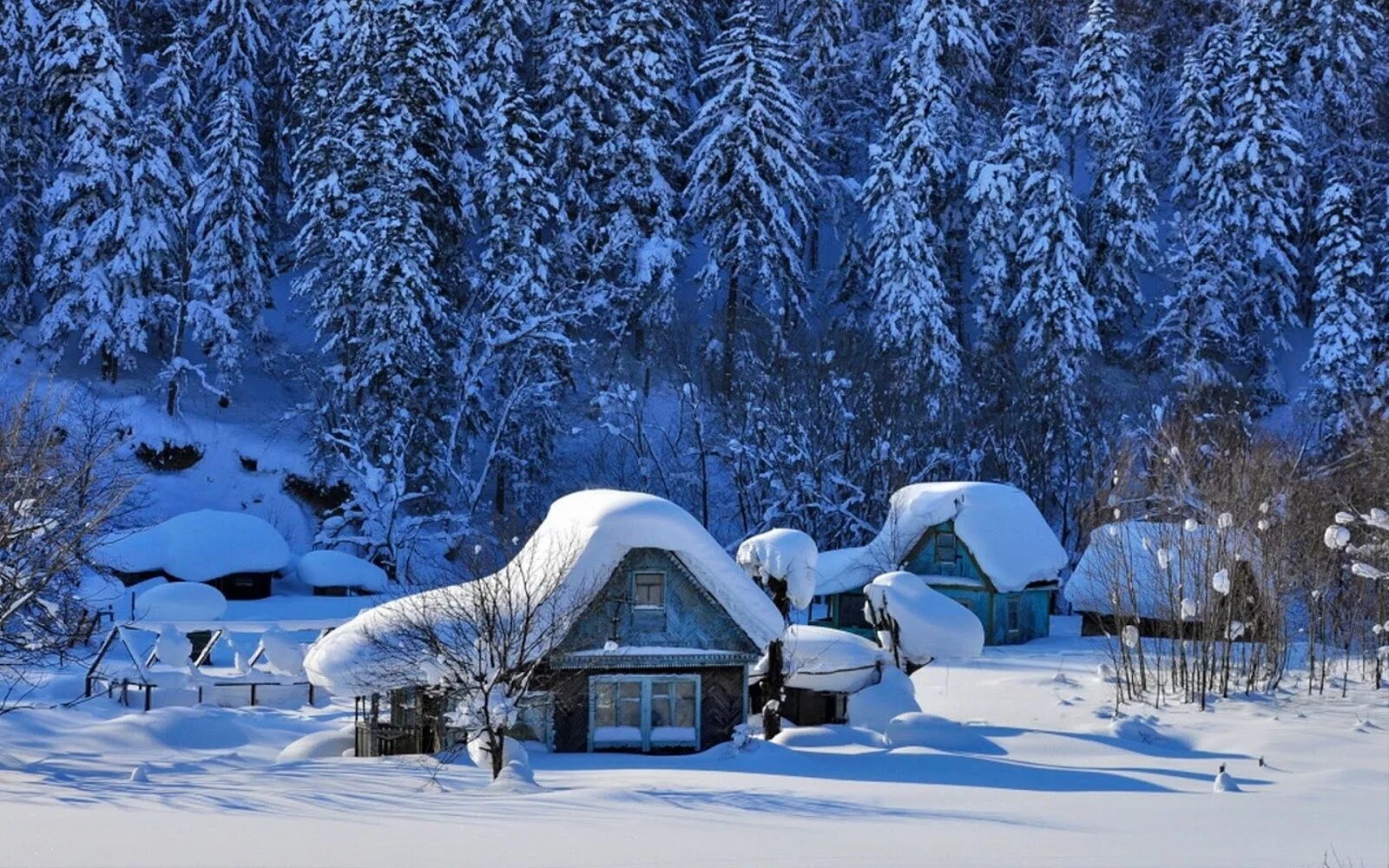 Дом зимушки. У леса на опушке жила зима в избушке. Ледяная избушка деда мороза. Зимний домик. Избушка в зимнем лесу.