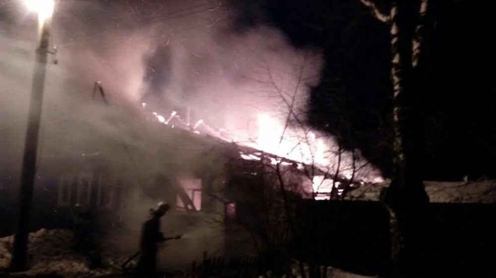 Торжок пожар. Торжок пожар. Пожар на заводе. Пожар в торжке сегодня ночью. Пожар в квартире торжок ленинградское шоссе.