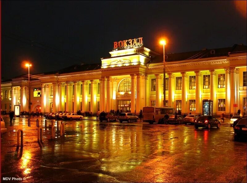 Железнодорожный екатеринбург. Жд вокзал свердловск пассажирский. Ж/д вокзал екатеринбург. Железнодорожный екатеринбург. Главный железнодорожный вокзал екатеринбург.