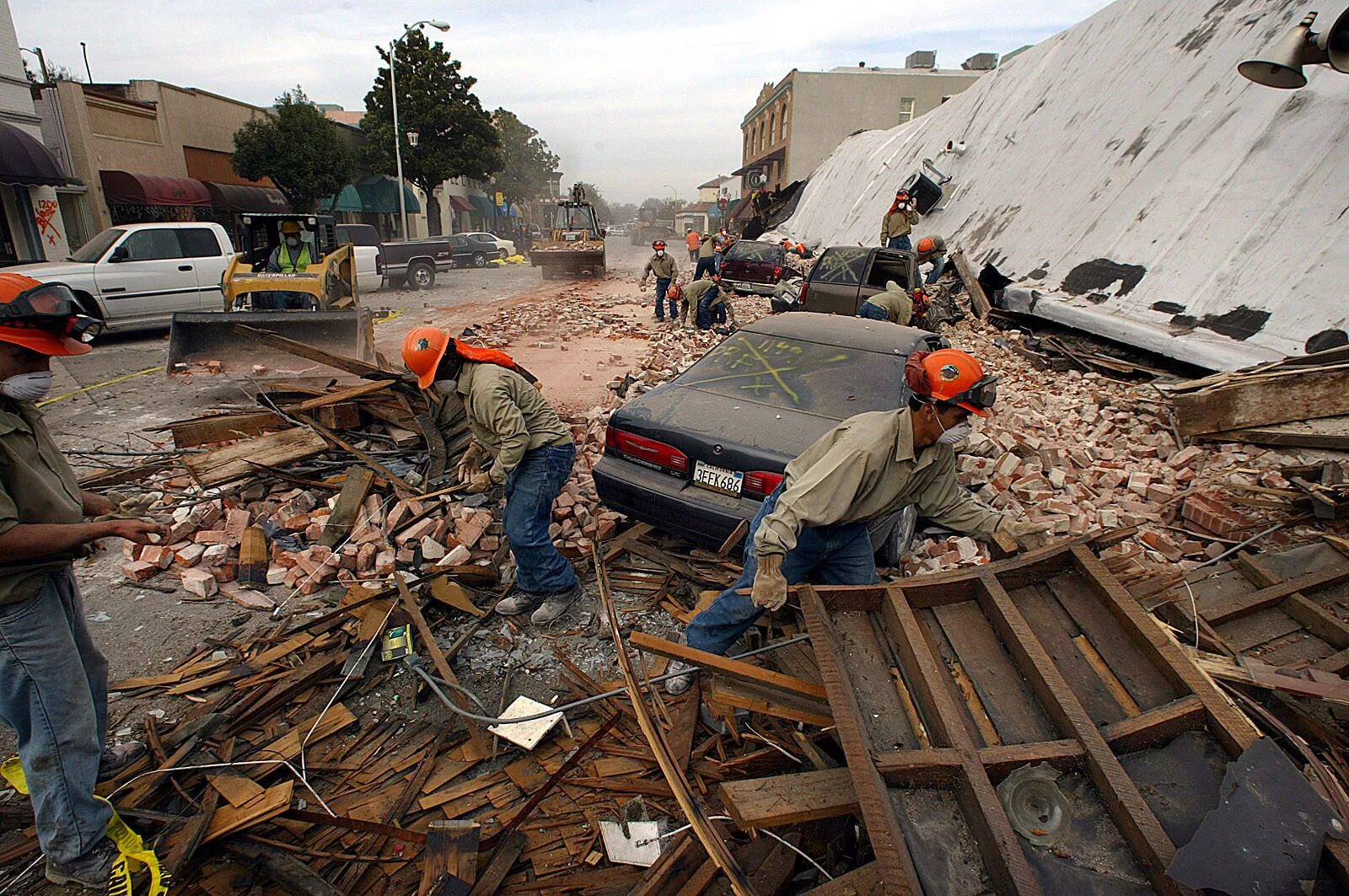 Землетрясение в реальном времени. Землетрясение. Разрушительные последствия землетрясения. Землетрясение фото. Фотографии землетрясения.