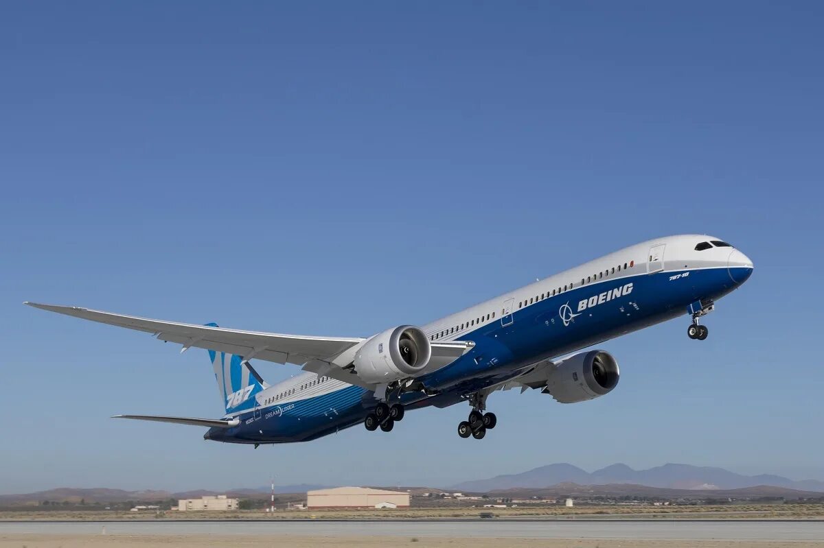 Боинг 787. Дримлайнер 787. Самолет Боинг Дримлайнер. Авиалайнер Boeing 787.