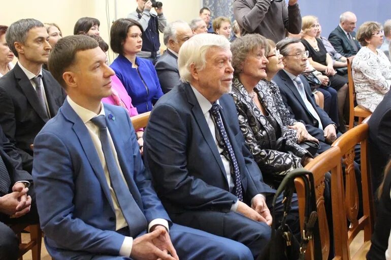 Дума югорск. Васильева югорск депутат.