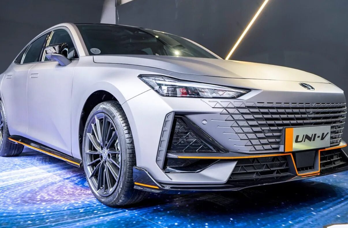 Changan uni v 2. Changan uni-v 2025. чанган седан 2025. changan uni-k 2025. чанган uni v 2025.