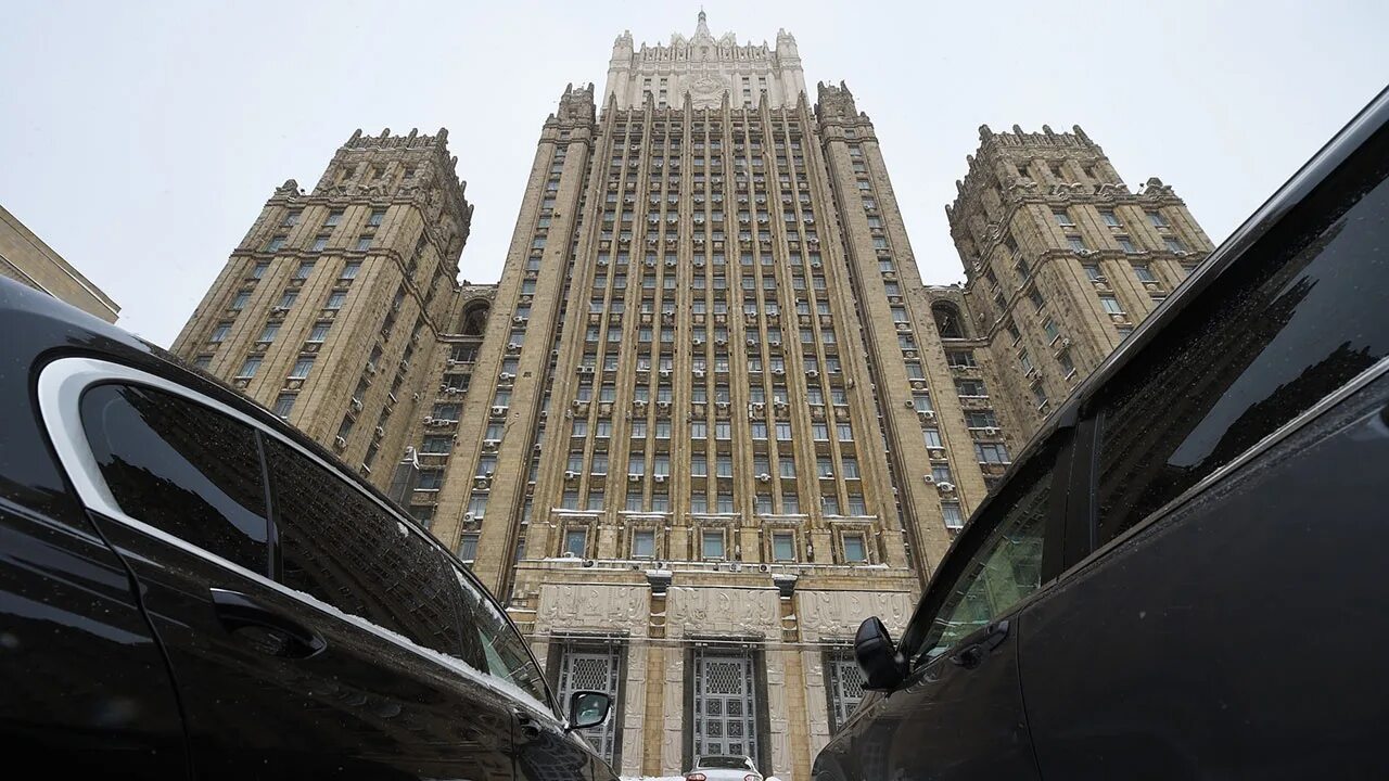 Здание мид в москве. Мид рф. Тир лист чемпионов league of legends. Высотка мид на смоленской. Почтовые марки россии 2021г.