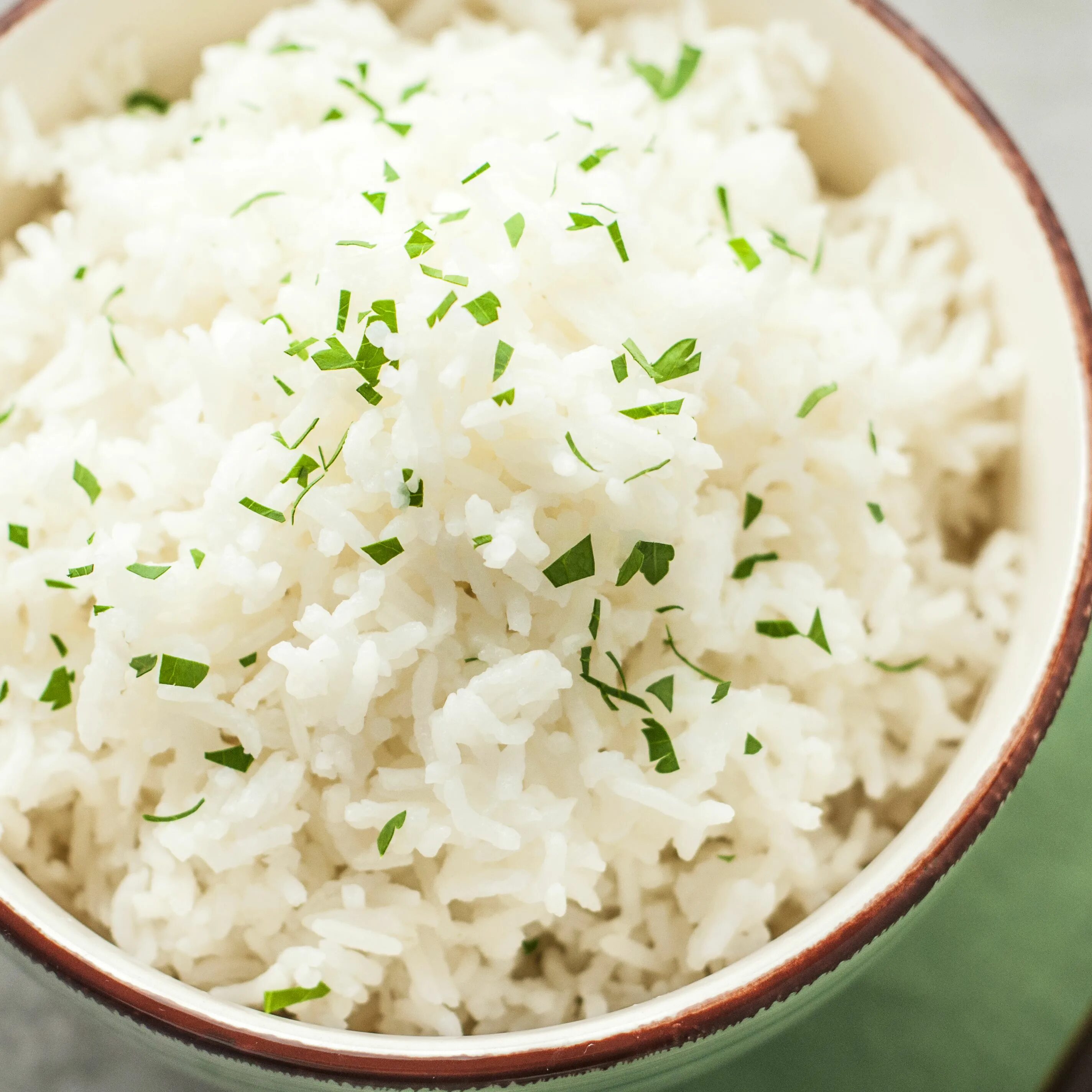 White rice. Плэйн Райс. Plain Basmati Rice. Рис на белом блюде.