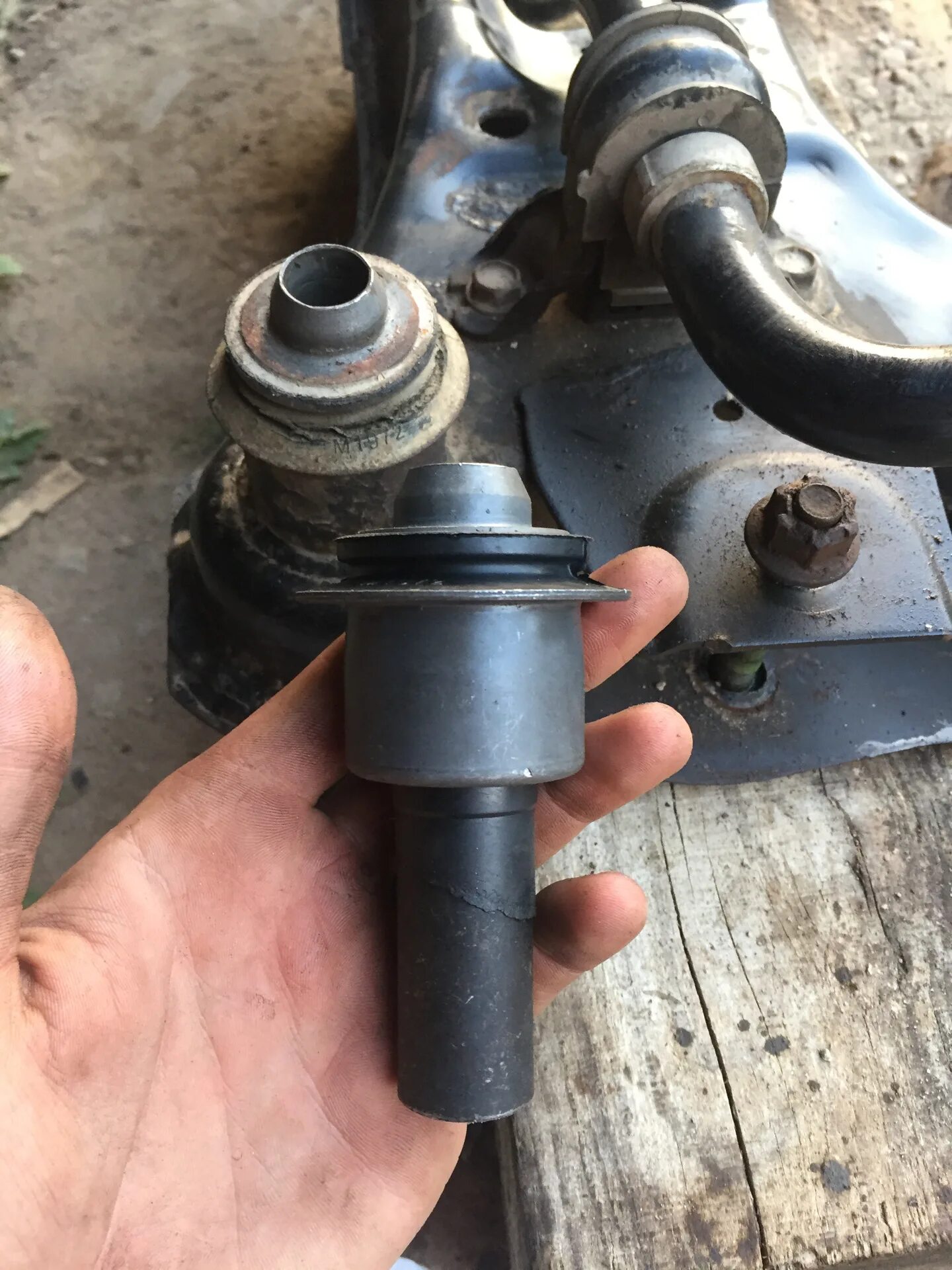 Замена сайлентблоков передней поперечной балки. - Nissan Primera (P10), 1,6 л, 1