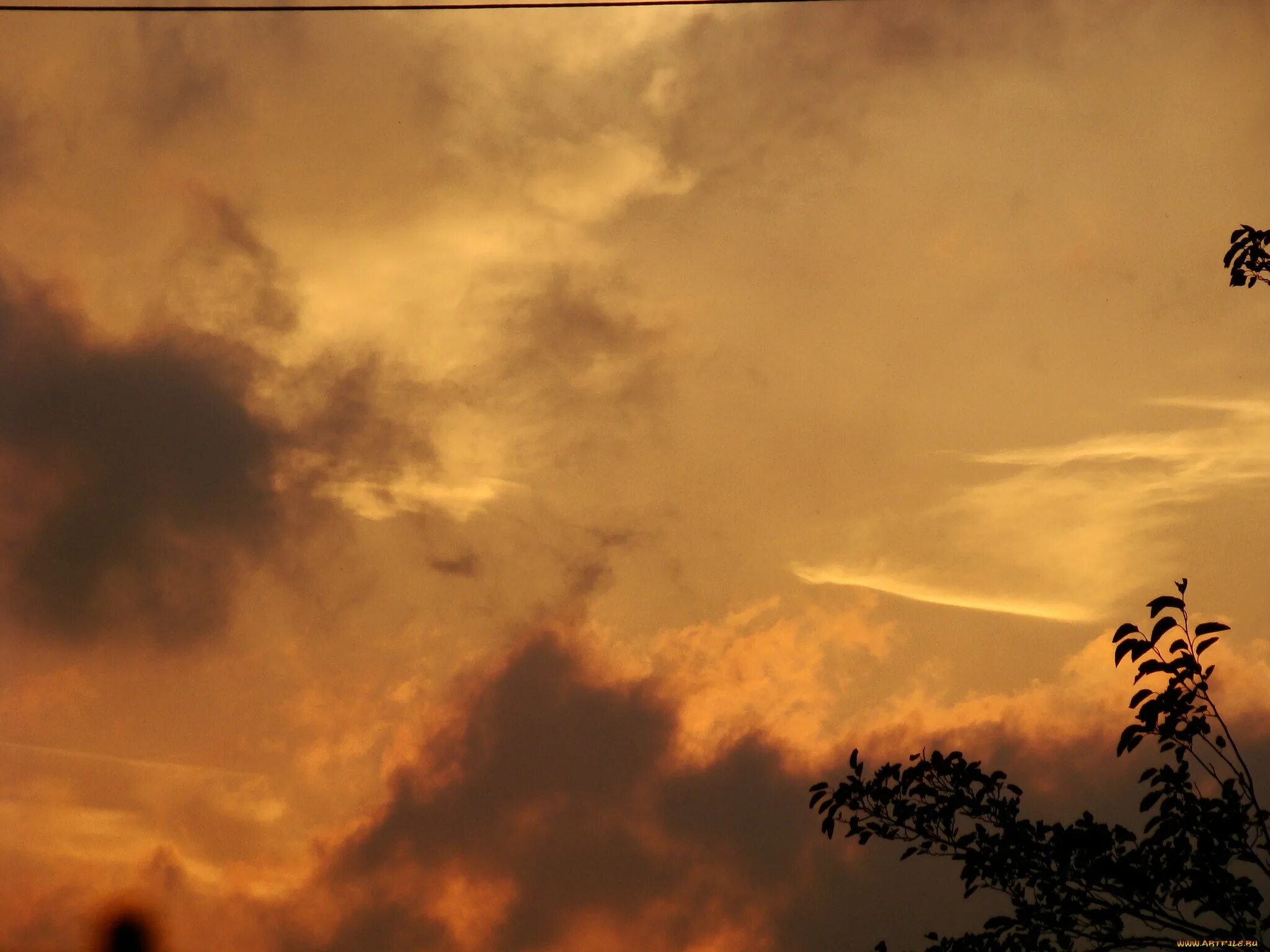 Коричневые облака. Тучи эстетика. Бурое небо. Бурое небо. Коричневые тучи.