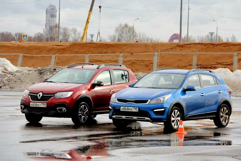 Киа сандеро. Рено Сандеро степвей. Renault Sandero Stepway 2021 автомат. Рено Логан степвей кроссовер. Рено Сандеро степвей 2019.