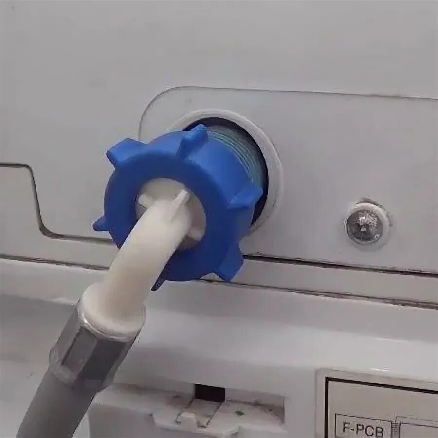 Почему в машинку автомат набирается вода. Заливной клапан для стиральной машины beko. Стиралка не набирает воду. Стиральная машина самсунг фильтр подачи воды. Почему в машинку автомат набирается вода.